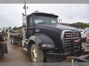 2013 Mack GRANITE GU813