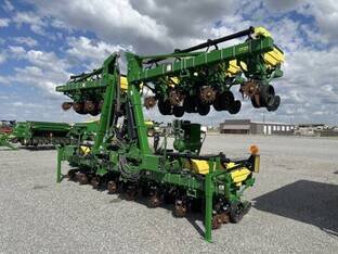 2023 John Deere 1725