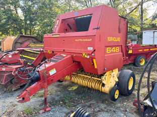 2002 New Holland 648