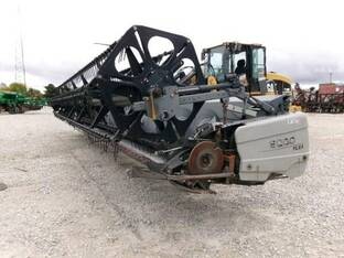 2009 Gleaner 8200