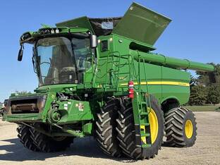 2023 John Deere S780