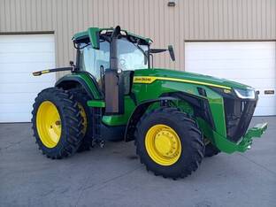 2024 John Deere 8R 250