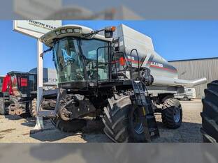 2005 Gleaner R65