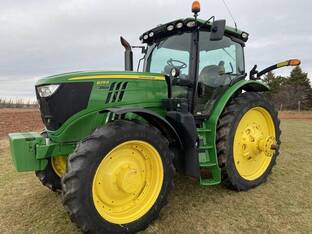 2017 John Deere 6215R