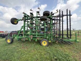 2022 John Deere 2230