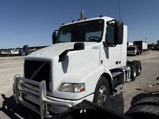 2018 Volvo VNM64T200