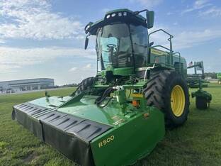 2022 John Deere W235R