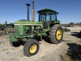 1975 John Deere 4430