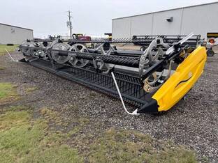 2024 MacDon Industries FD235