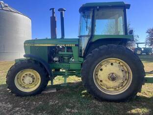 1990 John Deere 4455