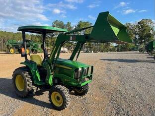 2016 John Deere 3032E