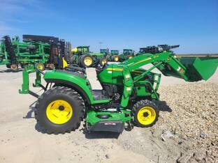 John Deere 2032R