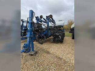 2022 Kinze 4905