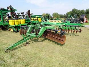 John Deere 630