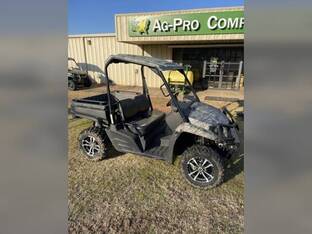 2017 John Deere GATOR XUV 590i