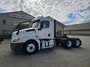 2020 Freightliner CASCADIA 126