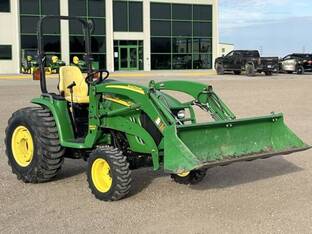 2011 John Deere 3520