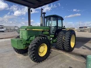 1990 John Deere 4955