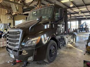2020 Freightliner CASCADIA 116
