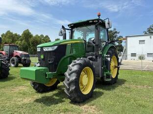 2018 John Deere 7210R
