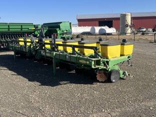 2002 John Deere 1700