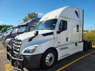 2022 Freightliner CASCADIA 126