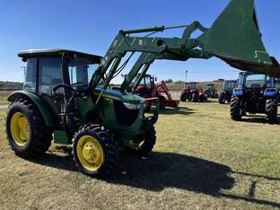 2017 John Deere 5065E