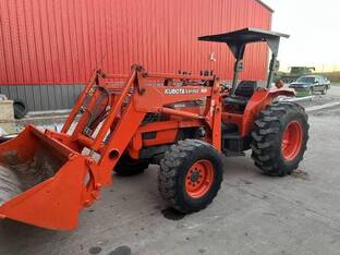 2002 Kubota M6800DT