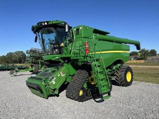 2023 John Deere S790