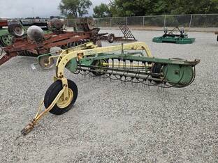 John Deere 640