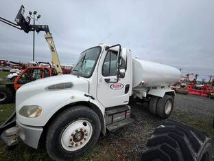 2006 Freightliner BUSINESS CLASS M2 106