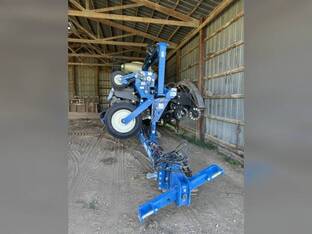 2024 Kinze 3605