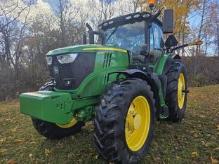 2019 John Deere 6215R