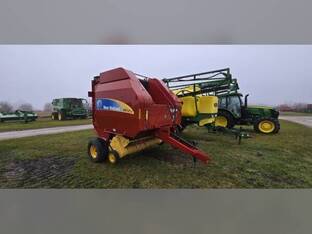 2011 New Holland BR7070