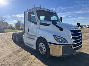 2021 Freightliner CASCADIA 126