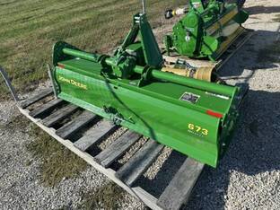 2022 John Deere NEW 673
