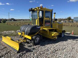 2024 Superior Broom DT74J