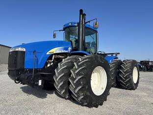 2010 New Holland T9040