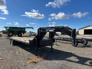 2013 DIAMOND C FLT210