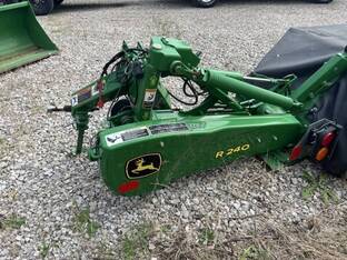 John Deere R240