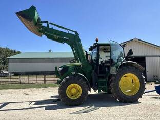 2015 John Deere 6110R