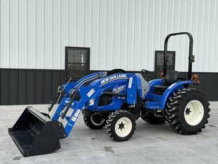 2017 New Holland WORKMASTER 35