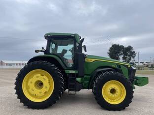 2023 John Deere 8R 370