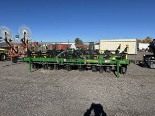 2021 John Deere 1705