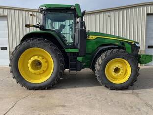 2022 John Deere 8R 370