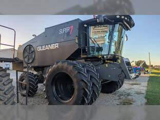 2010 Gleaner S77