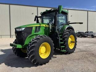 2022 John Deere 7R 210