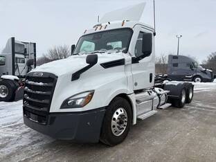 2021 Freightliner CASCADIA 126