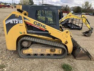2016 Gehl RT210