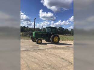 John Deere 4555